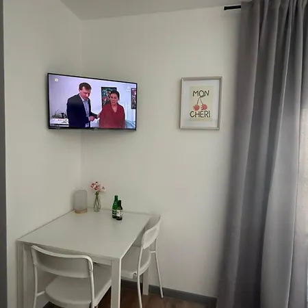 Borowska 268 Standart Free Parking